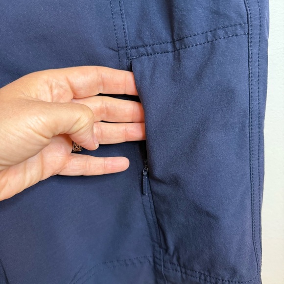 Athleta | Navy Mid-Rise Wicking Athletic Shorts | Sz 10 - Picture 3 of 8